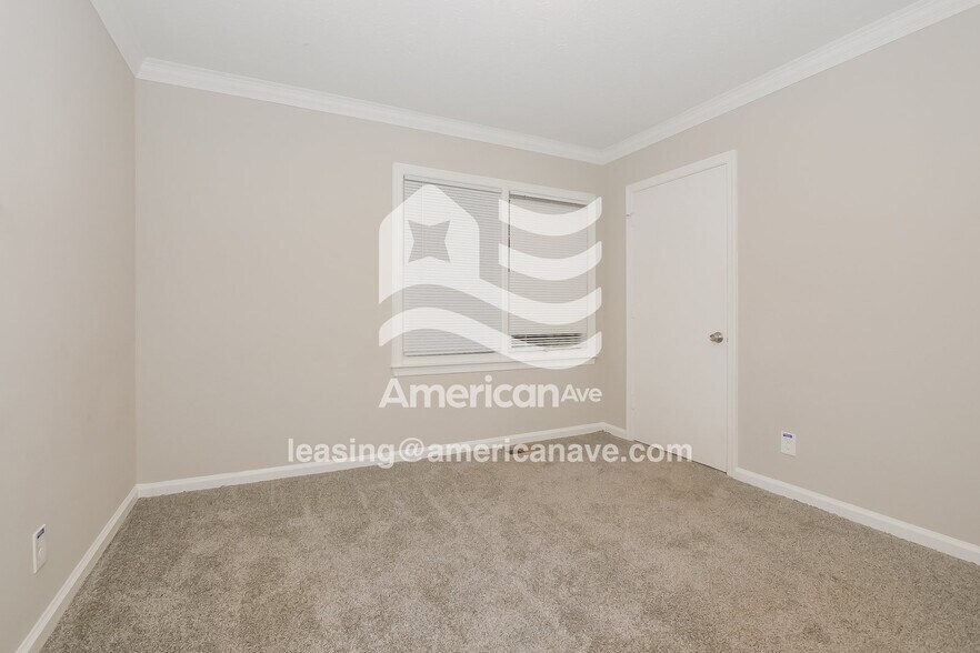 Building Photo - 4902 20th Ave