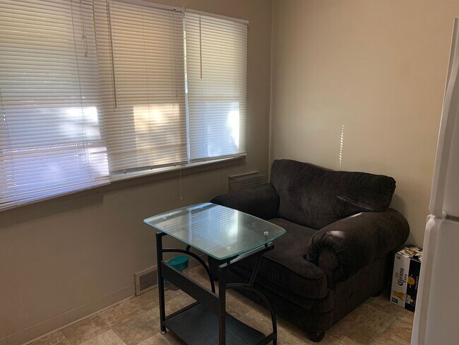 Building Photo - 1821 7th Ave