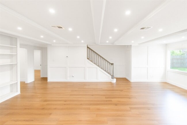 Building Photo - 15202 La Paloma Dr