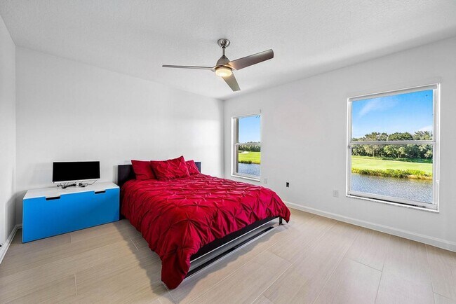 Building Photo - 5855 NW 42nd Way