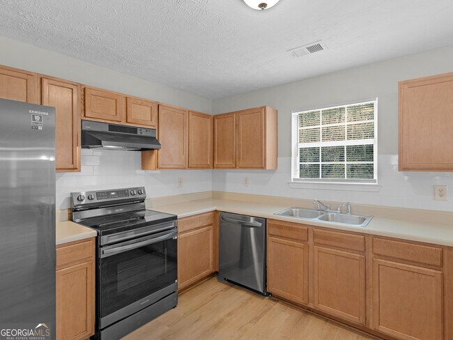 Building Photo - 230 Millstone Dr