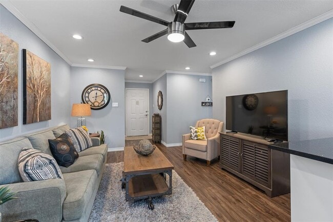 Building Photo - 226 Claris Ln