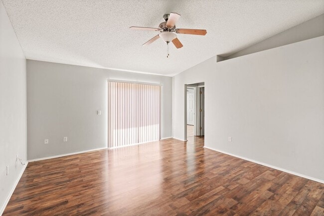 Building Photo - 795 Squirrel Ct