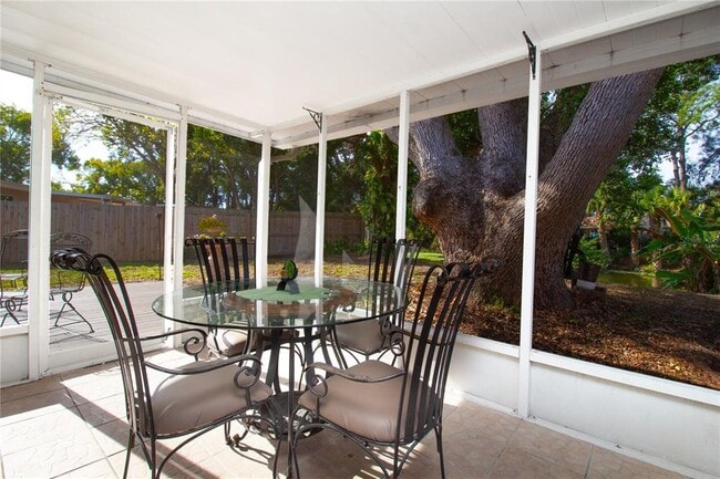 Building Photo - 4333 Newbury Dr