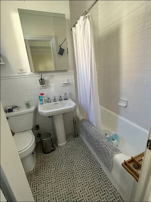 Building Photo - 133 E 92nd St