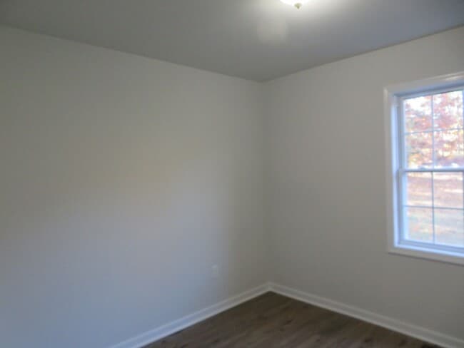 Building Photo - Dinwiddie VA