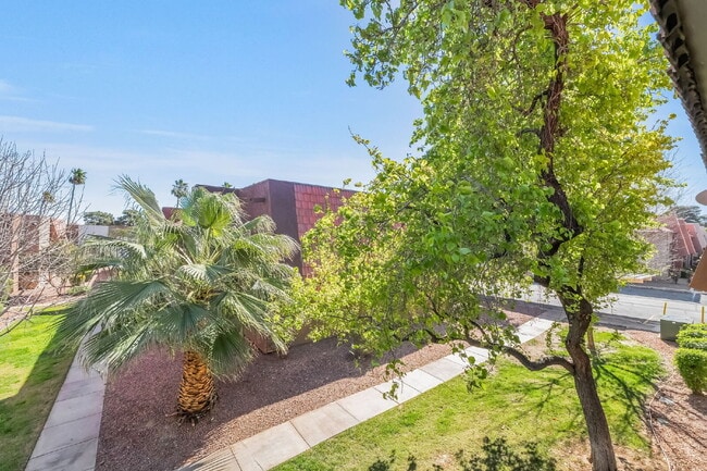 Building Photo - Guard Gated Community - 2 bedroom and 1 bathroom, Upstairs Unit Private Balcony Over looking Park...