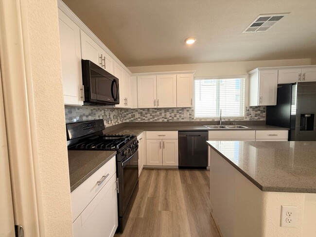 Building Photo - Modern Townhome Near Lone Mountain | Gated & Pool