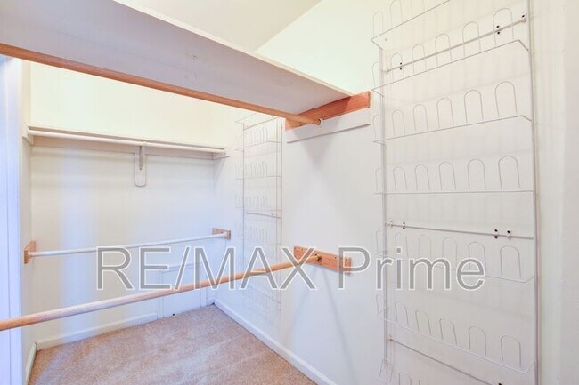 Building Photo - 2259 Sedgewick Dr