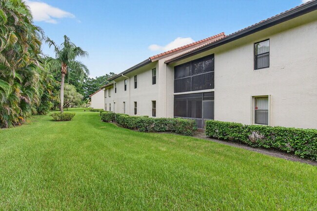 Building Photo - 5945 Parkwalk Dr