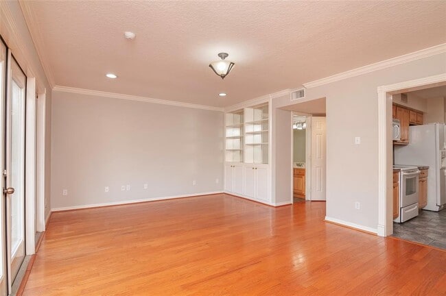 Building Photo - 12979 Trail Hollow Dr