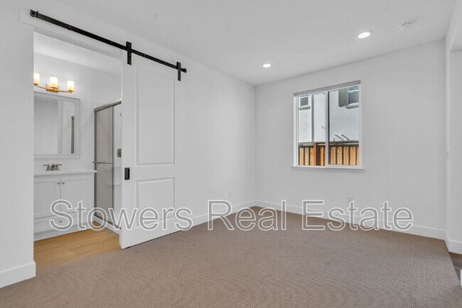 Building Photo - 176 Raven Cir