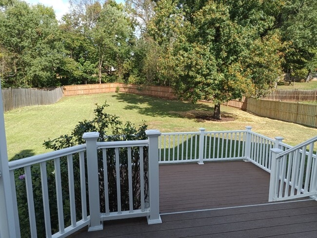 Building Photo - This charming 1,732-square-foot single-family home offers 3 bedrooms and 3 bathrooms, featuring a...