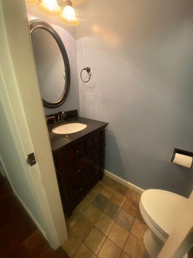 Building Photo - 103 Cooper Place - 2 Bedroom - 2.5 is a St...