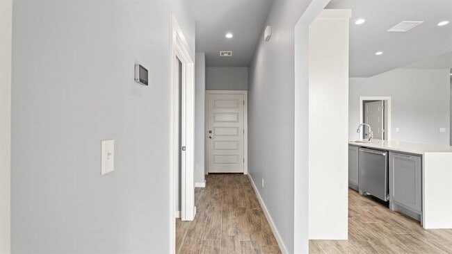 Building Photo - 17859 Salem Rd