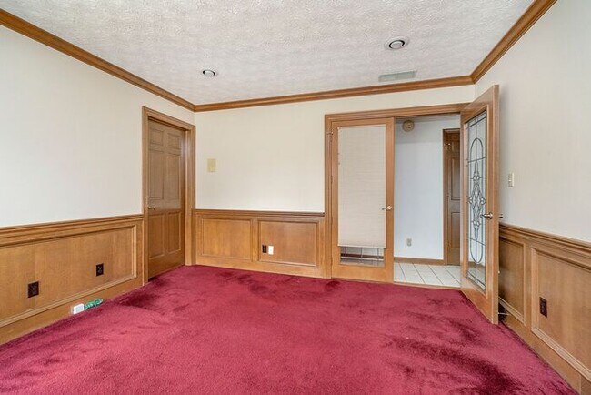 Building Photo - Beautiful Wooded Lot