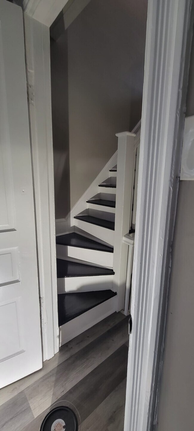 Building Photo - 2248 N Park Ave