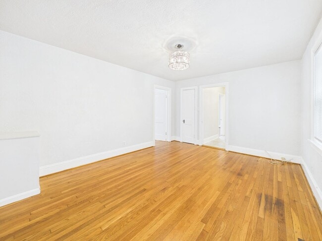 Building Photo - 3543 Grove Ave