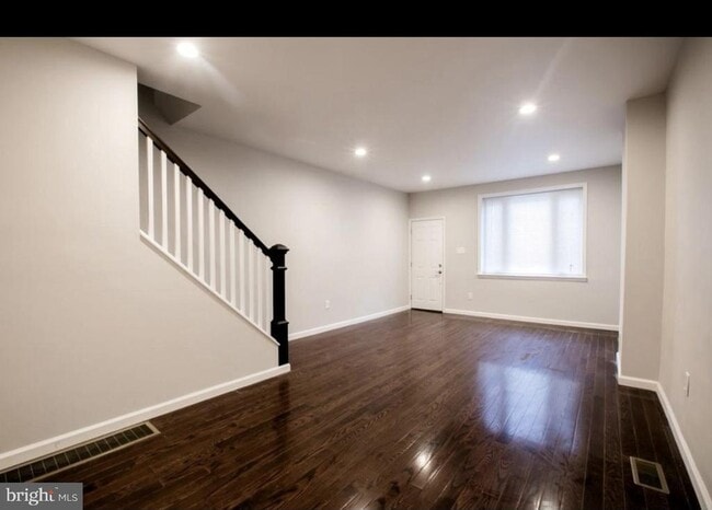 Primary Photo - 2443 S Clarion St