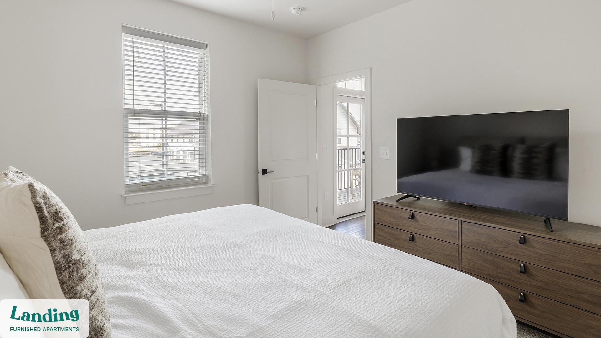 Building Photo - 170 Graphics Dr