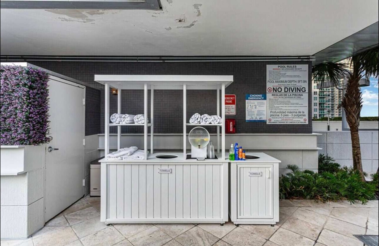 Building Photo - 1395 Brickell Ave