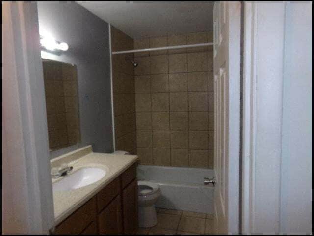 Building Photo - 107 S Holly St