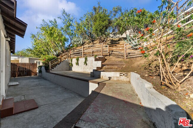 Building Photo - 2723 Ballard St