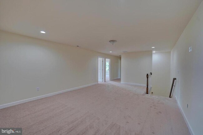 Building Photo - 7 Valhalla Ct