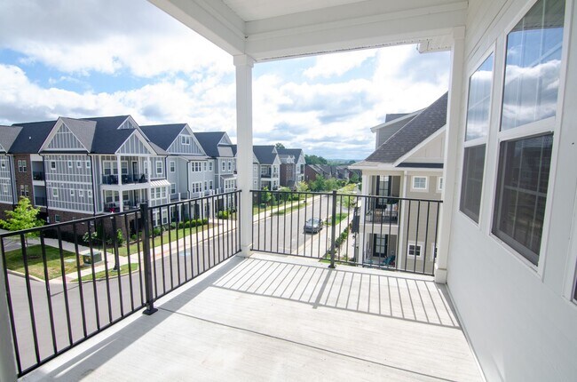 Building Photo - Stunning Condo with Garage space