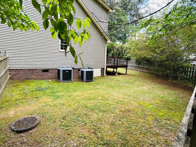 Building Photo - 709 Pineapple Pointe