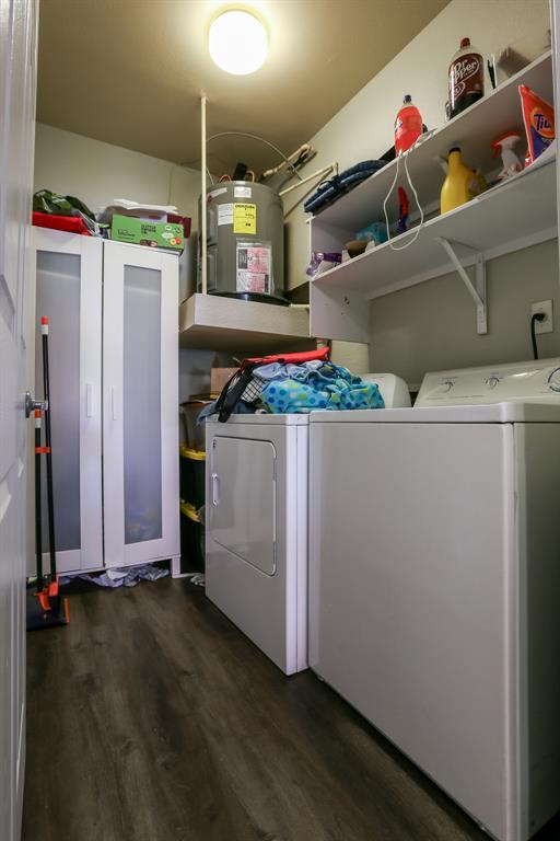 Building Photo - 910 W 25th St