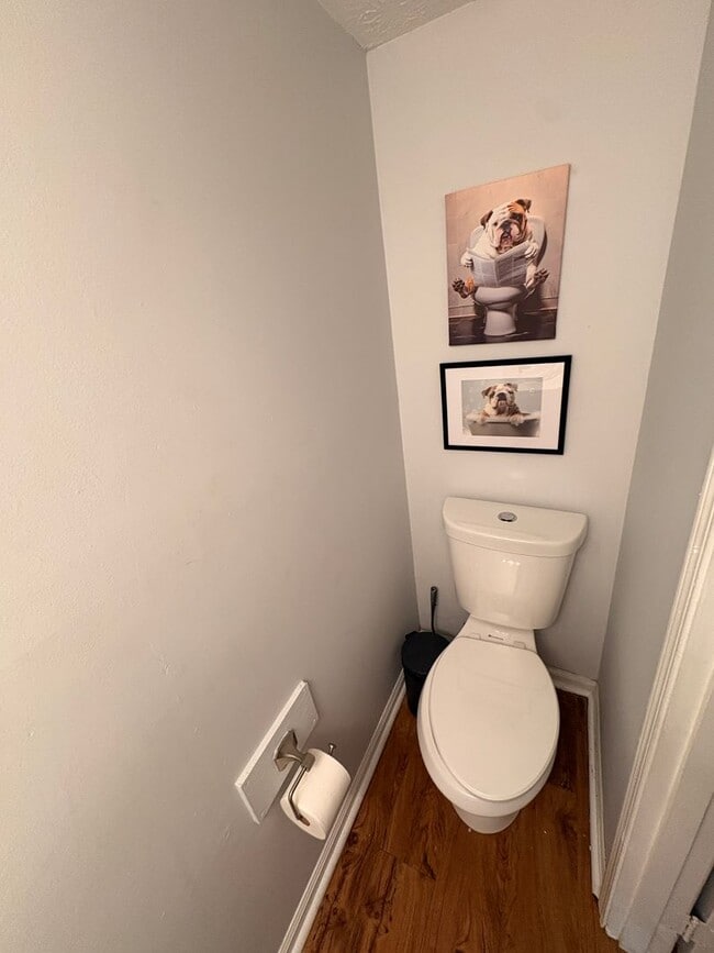 Building Photo - JAMESTOWN #30 | 2B/2.5B PRELEASING