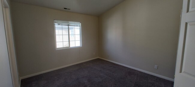 Building Photo - Adorable Home!!! $500 OFF FIRST MONTHS RENT!