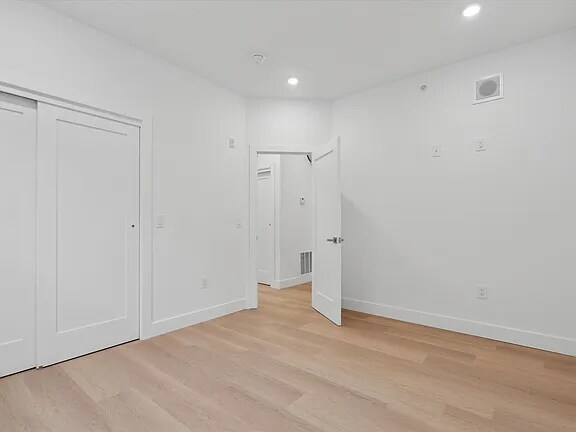 Building Photo - 178 W Seymour St