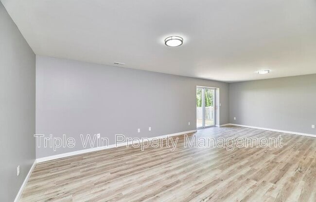 Building Photo - 4927 Triple Tree Ct