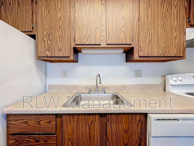 Building Photo - 611 Mt Homer Rd