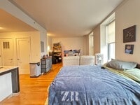 Building Photo - 123 Parkside Ave