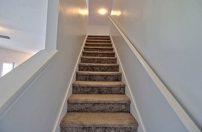 Building Photo - 29 Quarter Horse Run NE