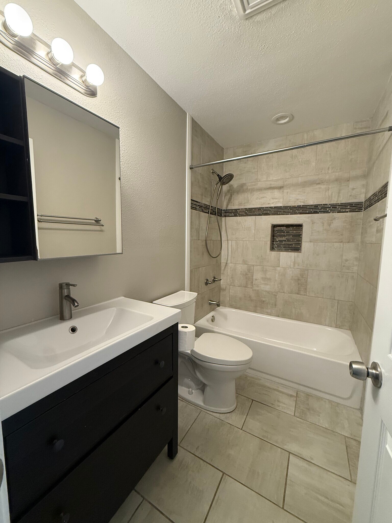 Bathroom - 1954 Misty Cir