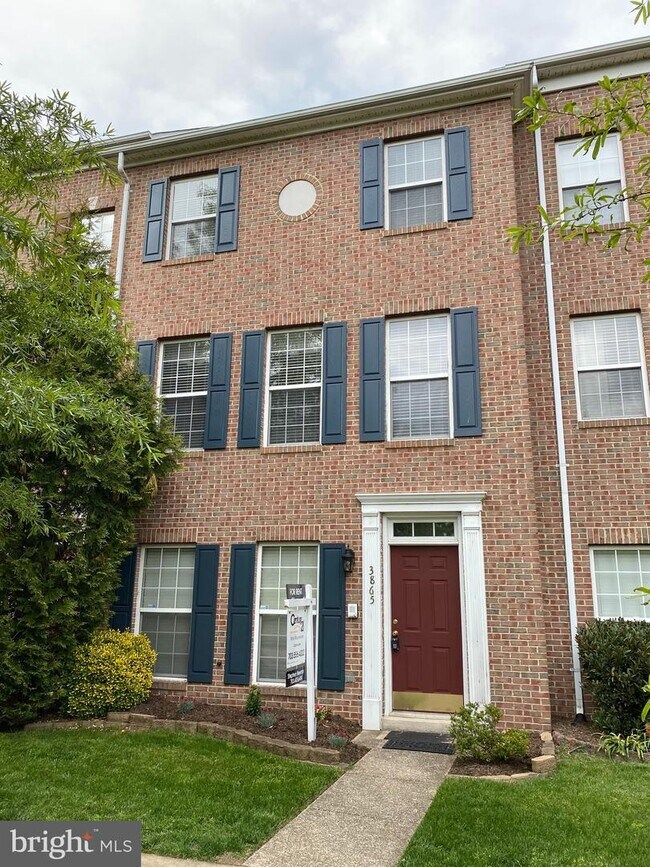 Building Photo - 3865 Eisenhower Ave