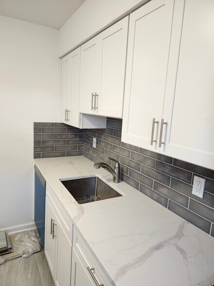 Building Photo - 2467 NJ-10