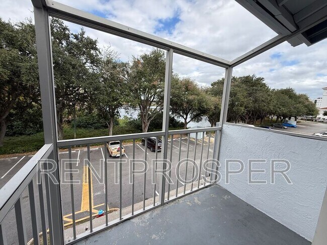 Building Photo - 121 Oyster Bay Cir