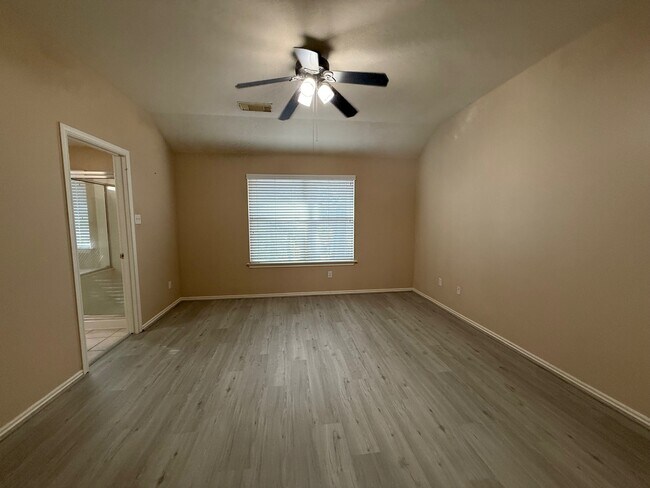 Building Photo - 43 Blue Creek Pl