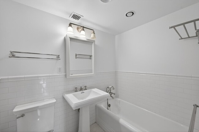 Building Photo - 350 W 57th St
