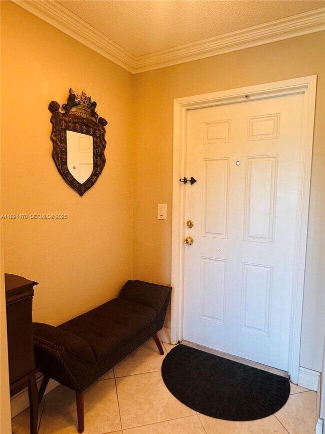 Building Photo - 1000 NE 14th Ave