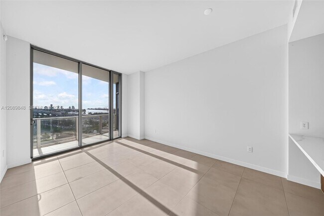 Building Photo - 1400 Biscayne Blvd