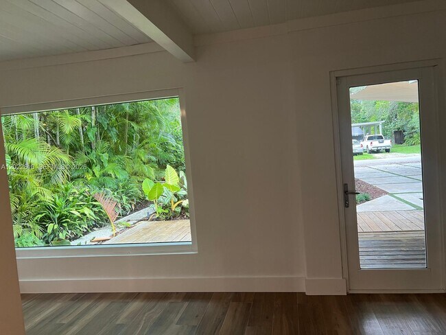 Building Photo - 6851 SW 77th Terrace