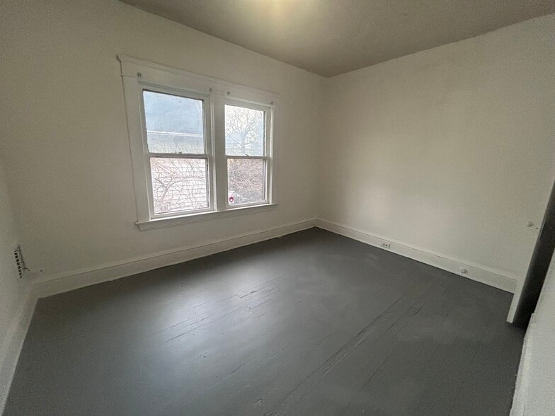 Building Photo - 12206 Locke Ave