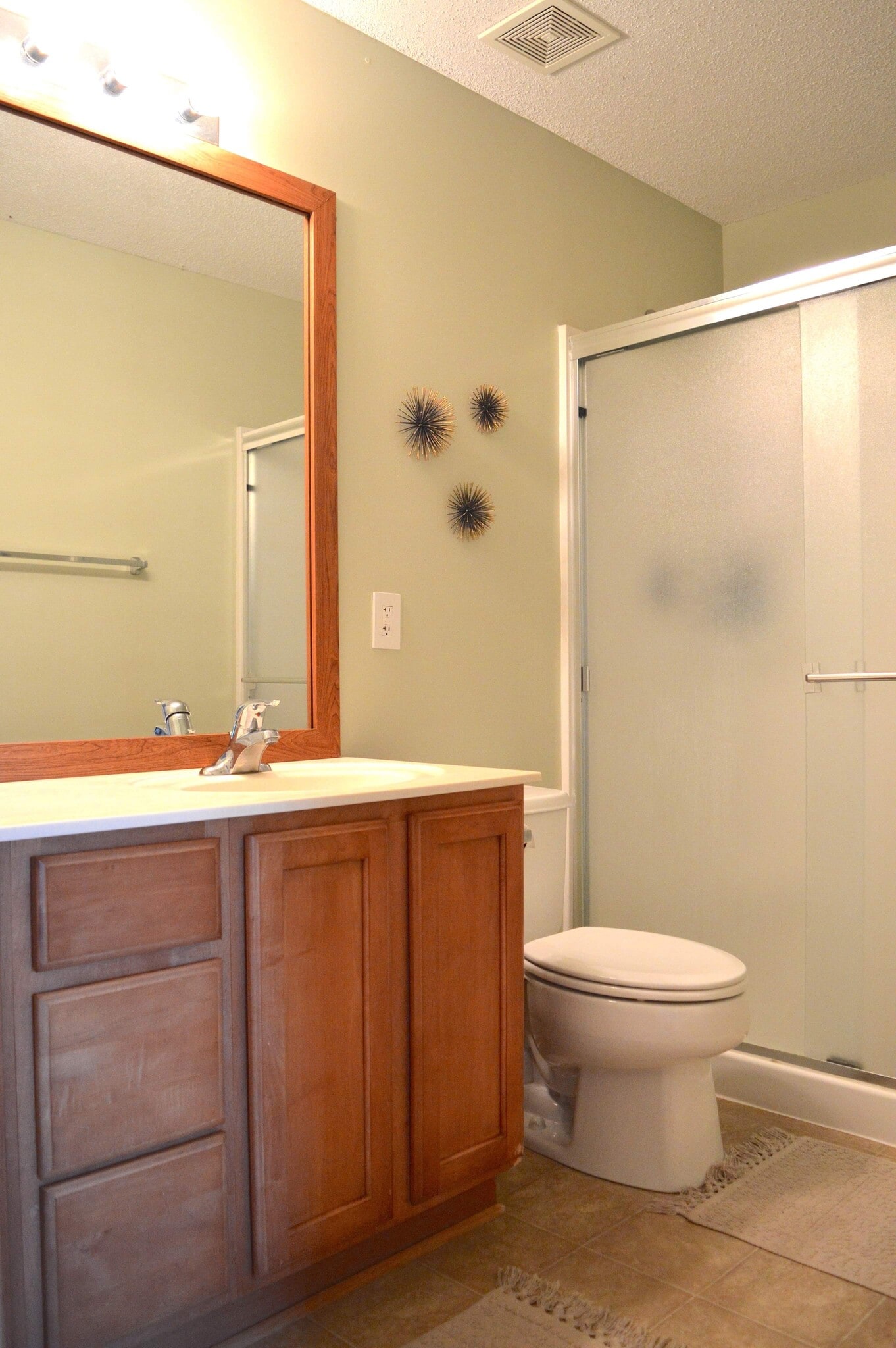 Building Photo - 5432 N Hickory St