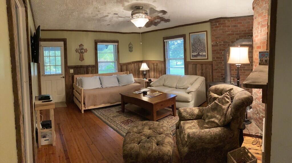 Building Photo - 70 Possum Trot Ln
